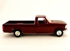 1993 Ford F-150 XLT Pickup, 1:25 ERTL/AMT #6860, Medium Cabernet, Collectible picture