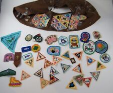 (55) VINTAGE GIRL SCOUT / BROWNIE BADGES / PATCHES ~ TRIANGLE, ETC picture