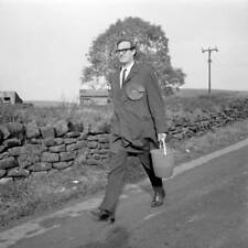 Politics - West Derbyshire By-Election - Robin Corbett 1967 OLD PHOTO 3 picture