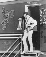 American stunt person Evel Knievel stands doorway his official- 1972 Old Photo picture