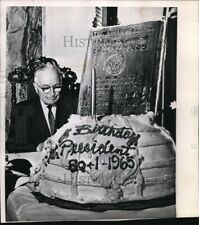 1965 Wirephoto President Harry S Truman 81 years old Sunday sits behind cake 9X8 picture
