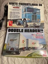 AMT White Freightliner SD (original issue) & the two 27’ trailers kit 1/25 picture