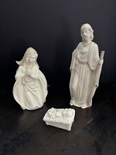 Mikasa Holiday Splendor 3 Piece Large Nativity with Gold Trim picture