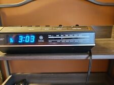 VINTAGE General Electric GE Alarm Clock Radio 7-4642B AM/FM Blue Light, EX COND. picture