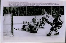 LG776 1980 Original Photo BRYAN TROTTIER Islanders GERRY CHEEVERS Boston Bruins picture