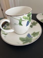 Mikasa Chelsea Vine 6 Cups  & 7 Saucers Beautiful Condition picture