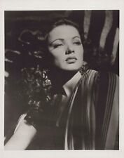 HOLLYWOOD BEAUTY GENE TIERNEY STYLISH POSE STUNNING PORTRAIT 1950s Photo C20 picture