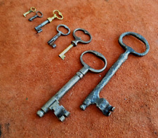 ANTIQUE UNITED KINGDOM KEYS, MADE 18TH CENTURY , WROUGHT IRON RUSTIC PRIMITIVE picture