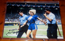Morganna Roberts signed autographed photo Baseball the Kissing Bandit Playboy picture