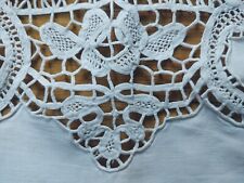 Beautiful New Vtg Handmade Embroidery Needle Lace Tablecloth 32
