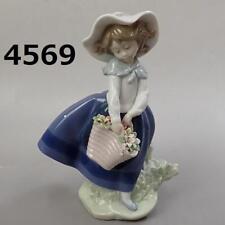 Ru-4569 Lladro Doll 05222 Beautiful Flowers Only picture
