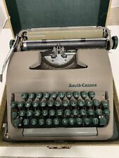 Vintage 1950's Smith Corona Clipper Portable Typewriter/Case WORKS picture