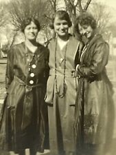 VE Photograph Group Of Three Photo of 3 Pretty Women 1920's Smiling Portrait  picture