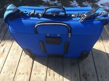 2005  Delsey  Carry On Bag Luggage Lock & Key Blue Very Good picture