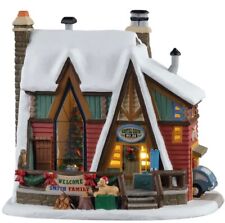 Lemax Mountain Holiday Reunion #15745 Lighted Building Brand New picture