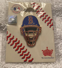 BOSTON RED SOX  CATCHERS MASK  PIN MINT IN PACKAGE CATCHER’S MASK picture