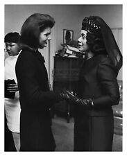 JACKIE KENNEDY OFFERS CONDOLENCES TO MARTIN LUTHER KINDS WIDOW 8X10 PHOTO picture