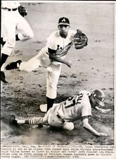 LG35 1968 Wire Photo ST LOUIS CARDINALS DAL MAXVILL OUT @ 2B BRAVES FELIX MILLAN picture