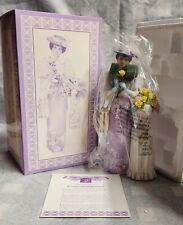 Avon Presidents Club 2001 Mrs. Albee Award Figurine New in box picture