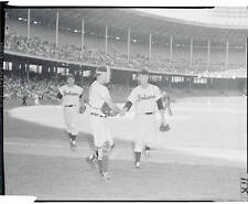 Herb Score Shaking Hands with Jim Hegan 1955 Photo - Strikeout King. Cleveland, picture