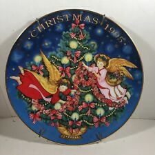 Avon 1995 Christmas Collectors Plate Trimming the Tree picture