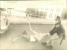 LG893 1974 Wire Photo PICKET REMOVED AT BUS TERMINAL Cop Drags Woman CITY STRIKE picture