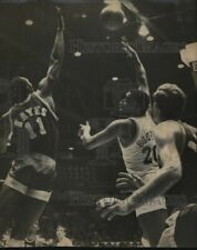 1970 Bob Boozer Seattle hooks over head San Diegos Elvin Hayes 7X8 Vintage Photo picture