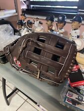 Bernie Williams Signed Rawlings Embroidered Fielding Glove (LE/51) picture