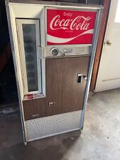 1970’s era vintage coke machine. Good condition. Includes key. must pickup. picture