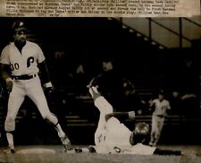 LG970 1974 Wire Photo DAVE CASH Philadelphia Phillies Montreal Expos Ron Fairly picture
