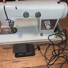 SIGNATURE / MONTGOMERY WARD - Vintage - Sewing Machine (Model UHT J260F) Tested picture