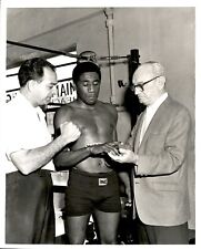LG905 1967 Original Photo LUIS RODRIGUEZ Cuban Boxer GEORGE BENTON Fight Prep picture