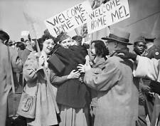 Private Welcomed Home By Mother - Brooklyn, NY PFC Melvin Wind - 1953 Old Photo picture