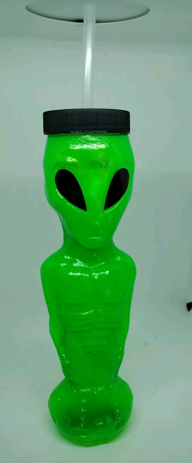 Kennywood Park 12” Green Space Invader Alien Plastic Sipper Cup w/ Straw Kennywood Park 12” Green Space Invader Alien Plastic Sipper Cup w/ Straw