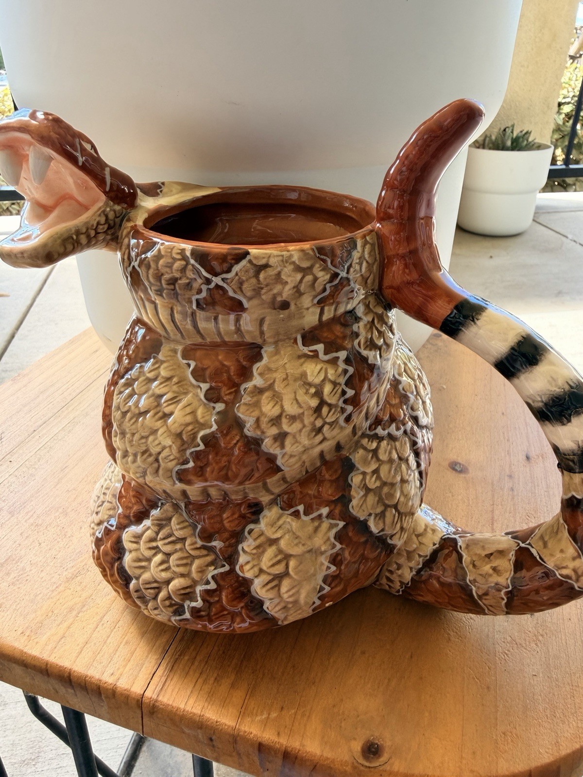 American Legacy Coiled Striking Diamondback Rattlesnake Mug Furgerson - PERFECT American Legacy Coiled Striking Diamondback Rattlesnake Mug Furgerson - PERFECT