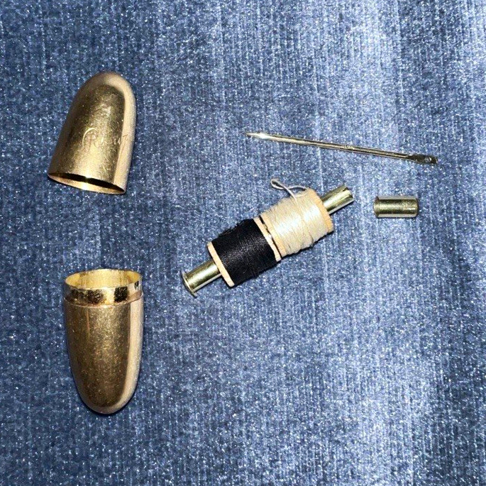Antique Solid 14K Gold Sewing Etui Kit with Gold Needle & Thread Spindle 22.6g Antique Solid 14K Gold Sewing Etui Kit with Gold Needle & Thread Spindle 22.6g