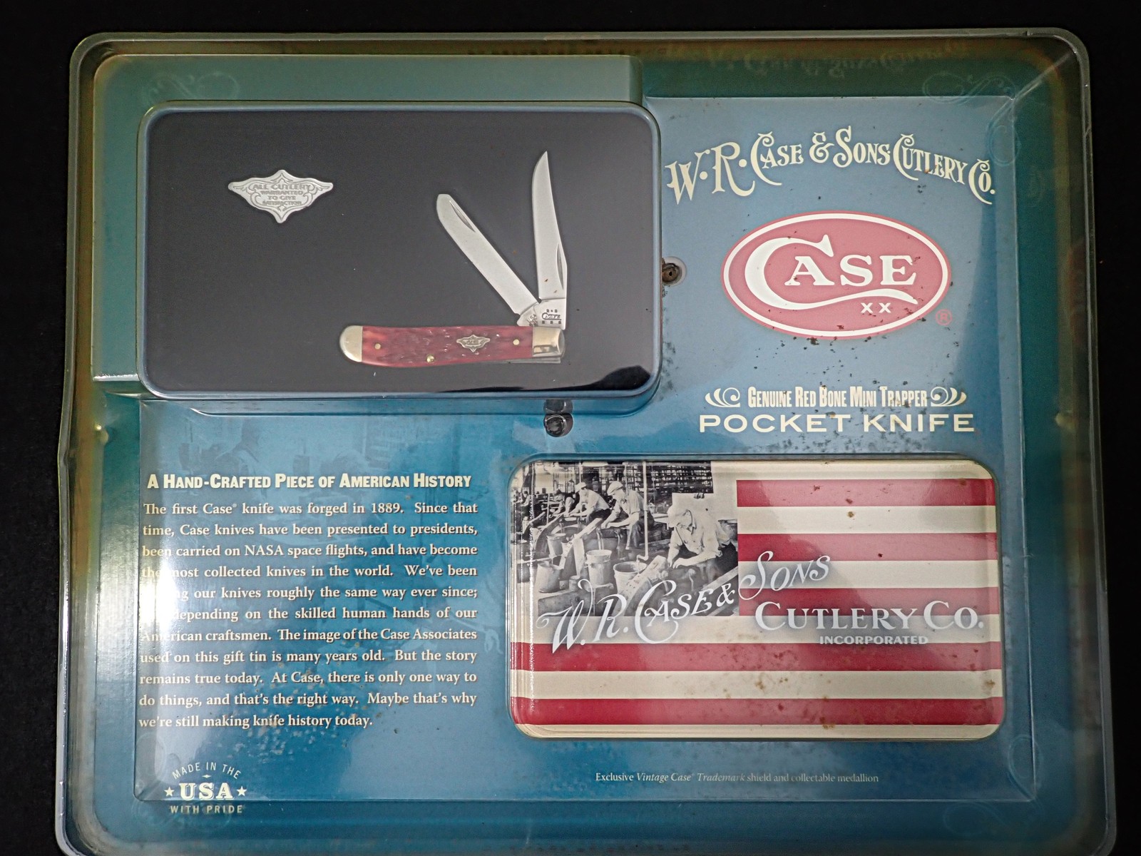 SEALED 2004 Case XX 6207 SS Mini Trapper Dark Red Bone Knife Tin & Medallion