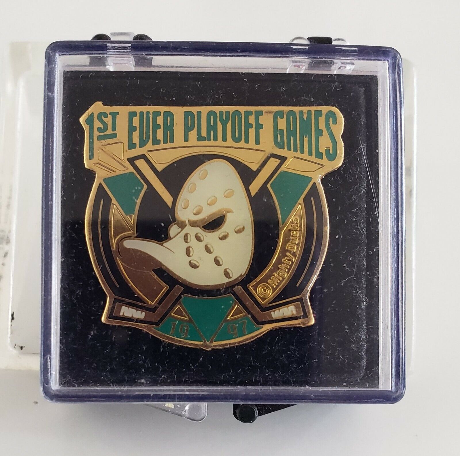 NHL/DISNEY ANAHEIM MIGHTY DUCKS 1ST EVER PLAYOFFS GAME 1997 PIN-FREE SHIPPING