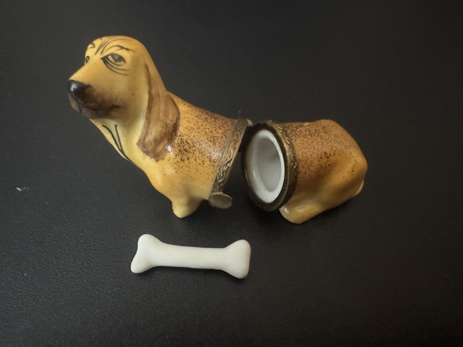 Limoges France Peint Main Basset Hound Dog Hinged Trinket Box With Bone