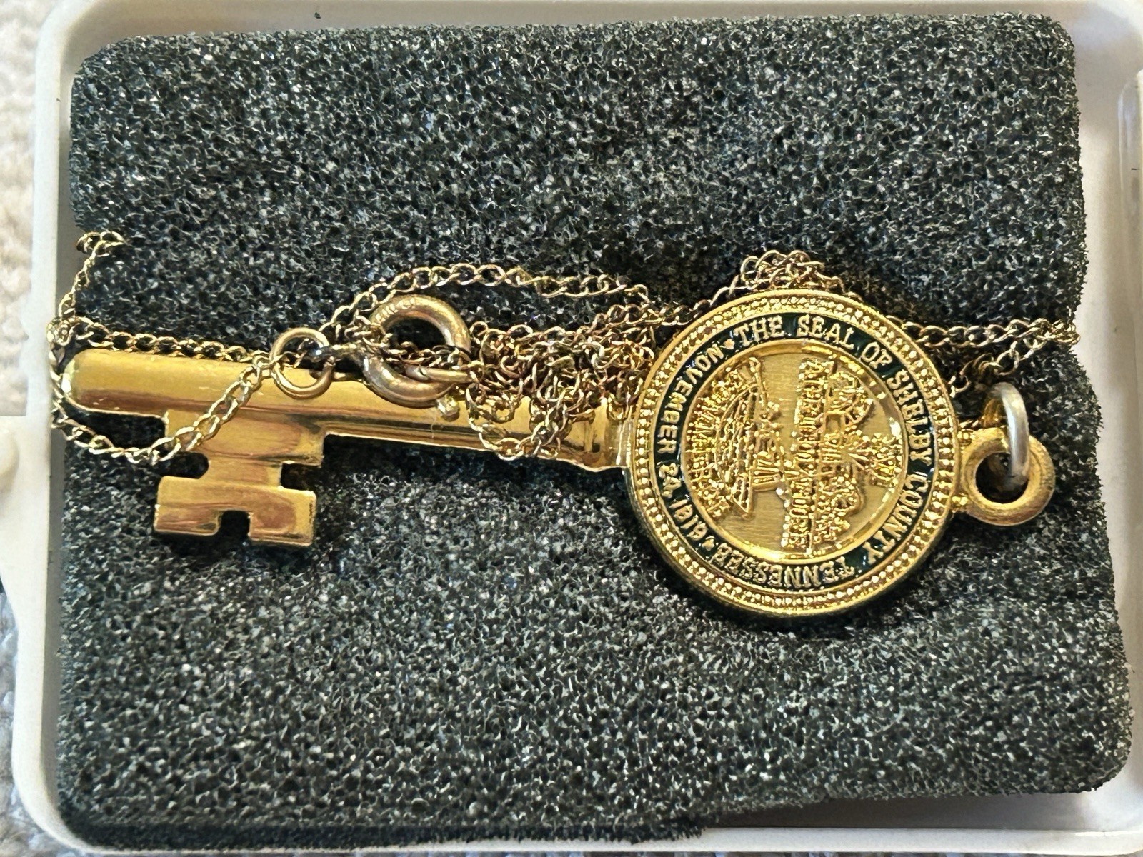 SHELBY COUNTY TN Memphis ~ THE GREAT SEAL OF SHELBY COUNTY KEY Bill Norris SHELBY COUNTY TN Memphis ~ THE GREAT SEAL OF SHELBY COUNTY KEY Bill Norris