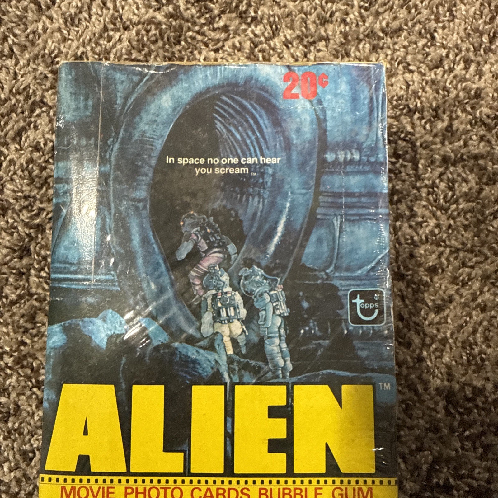 ORIGINAL 1979 ALIEN WAX BOX TOPPS (FULL BOX 36 CARD UNOPENED PACKS) ORIGINAL 1979 ALIEN WAX BOX TOPPS (FULL BOX 36 CARD UNOPENED PACKS)