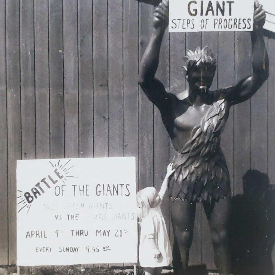 Jolly Green Giant Girl Photo 1960s Battle Statue Child Vintage Original AZ A1987
