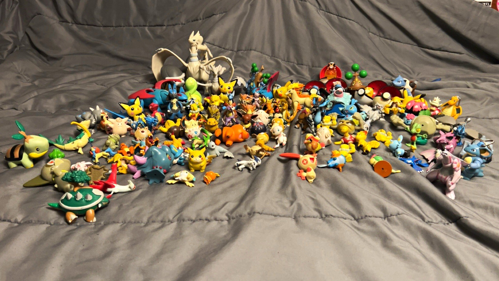 Huge Pokemon Figure Lot Huge Pokemon Figure Lot