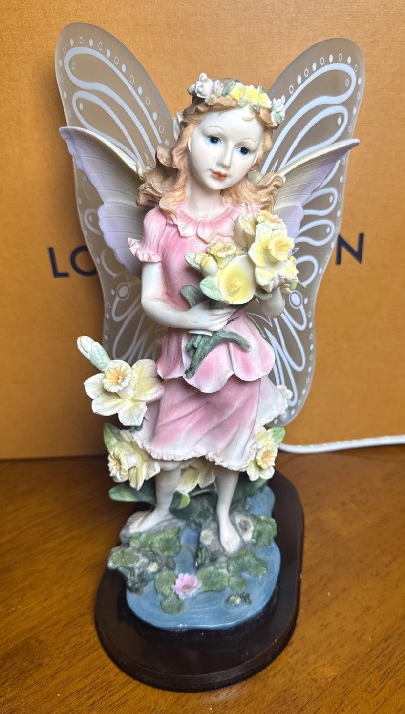 Beautiful Vintage Winged Fairy Lamp, Removable Wings, Working In Great Condition Beautiful Vintage Winged Fairy Lamp, Removable Wings, Working In Great Condition
