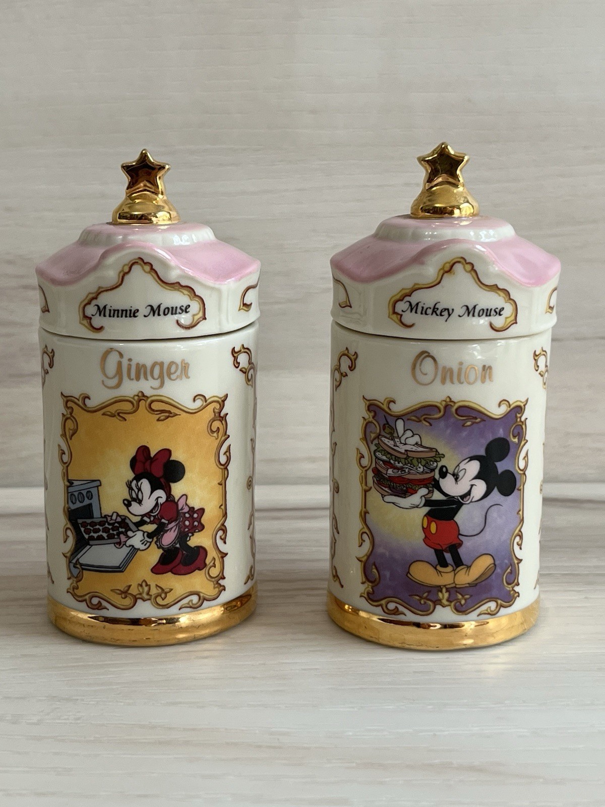 2 VTG 1995 Lenox Disney Spice Jars Mickey & Minnie Onion and Ginger 2 VTG 1995 Lenox Disney Spice Jars Mickey & Minnie Onion and Ginger
