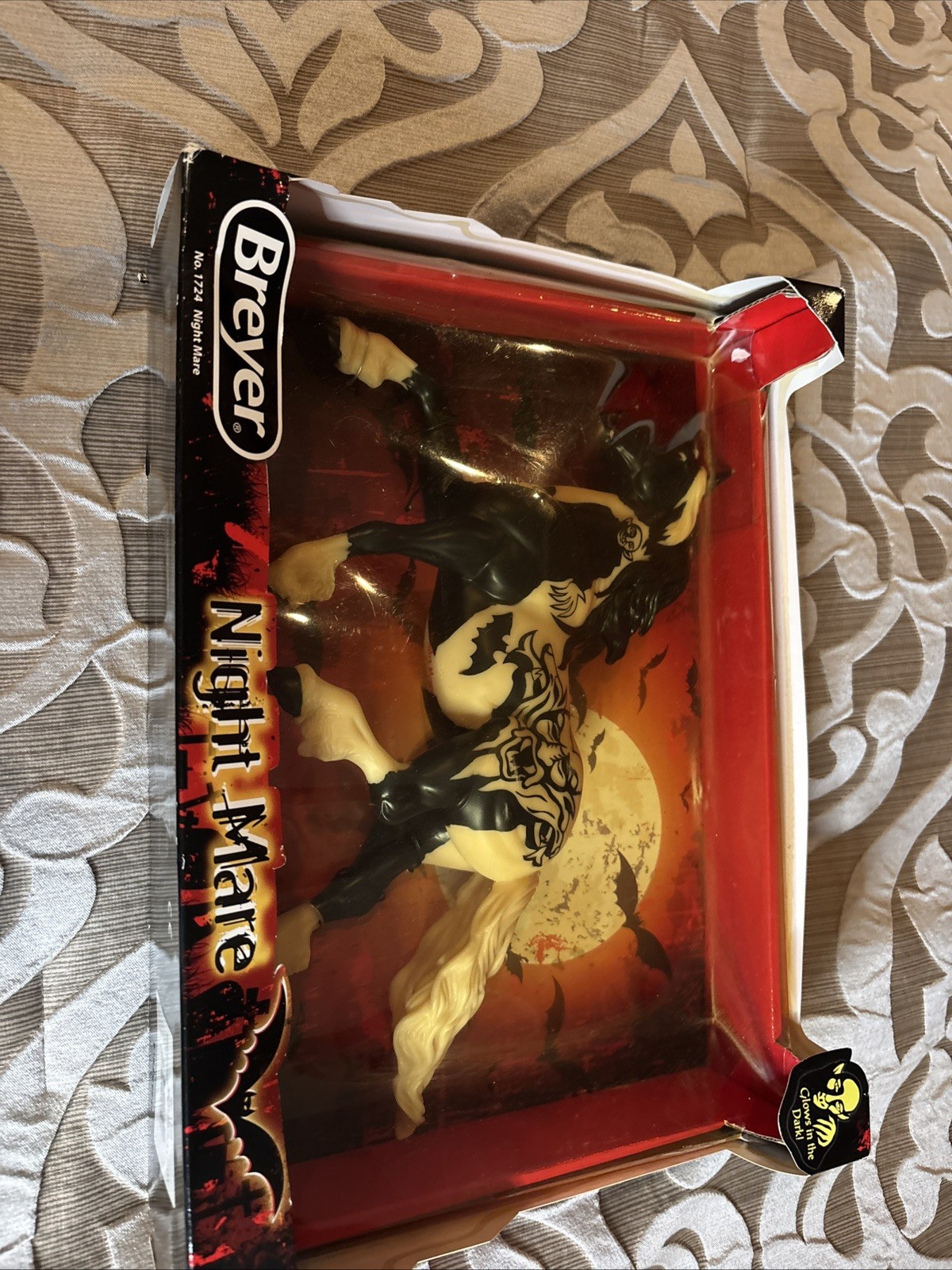 Breyer Horse #1724 Night Mare Halloween Dracula Goffert Glow-in-Dark Box 2014 SR Breyer Horse #1724 Night Mare Halloween Dracula Goffert Glow-in-Dark Box 2014 SR