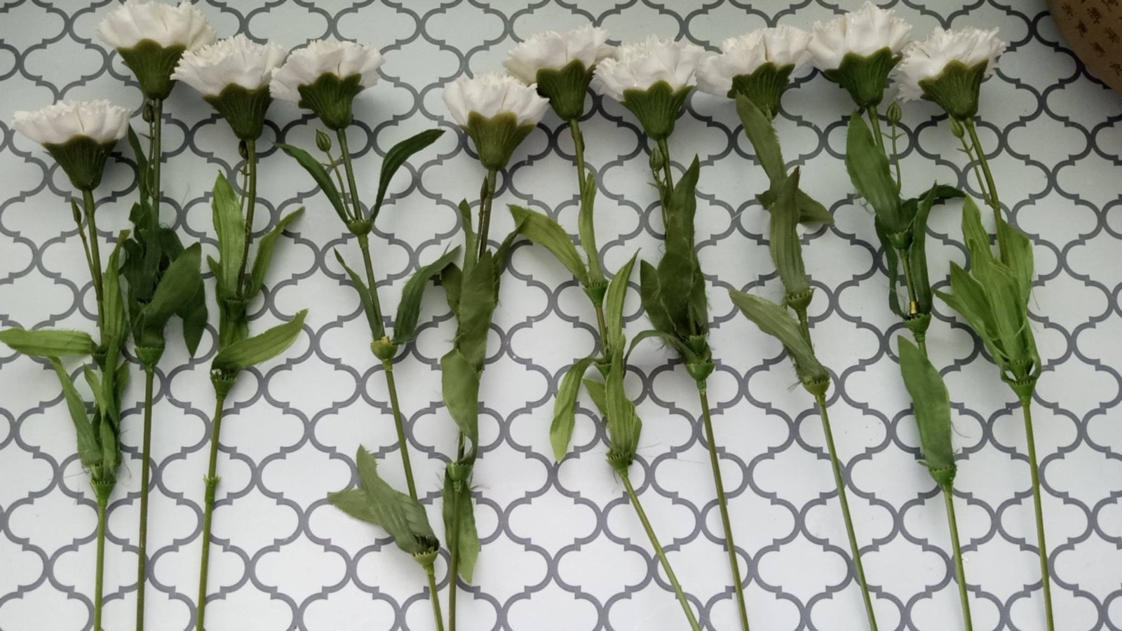 10 Vintage Ceramic Porcelain Carnations Flowers 12” Bendable Stems MINT 10 Vintage Ceramic Porcelain Carnations Flowers 12” Bendable Stems MINT