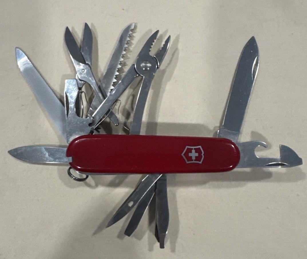 Vintage Victorinox Craftsman *NEW* In Box Manufactured 86-91 Vintage Victorinox Craftsman *NEW* In Box Manufactured 86-91