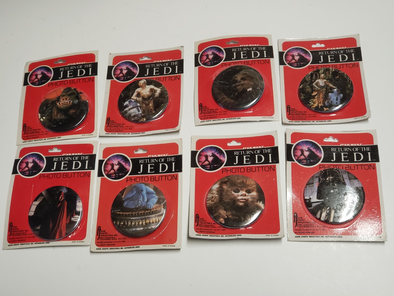 Vtg Set of 8 1983 STAR WARS Return of Jedi ROTJ Carded Photo Pinback Buttons NEW