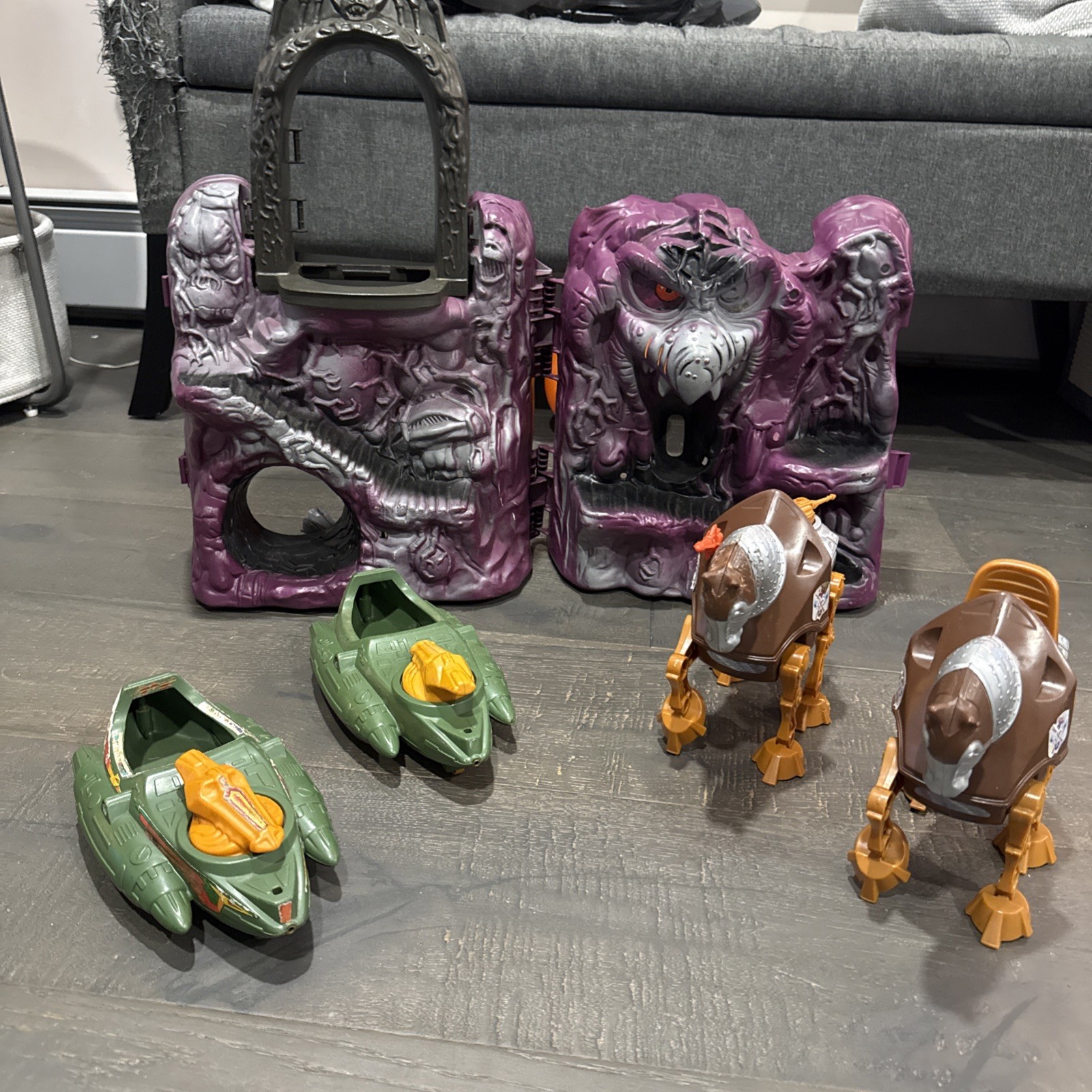Vintage 1980s Mattel Masters of the Universe (MOTU) Vehicle & Playset Lot Vintage 1980s Mattel Masters of the Universe (MOTU) Vehicle & Playset Lot
